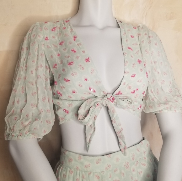 Hemant & Nandita Sana Floral Set - Picture 2 of 5